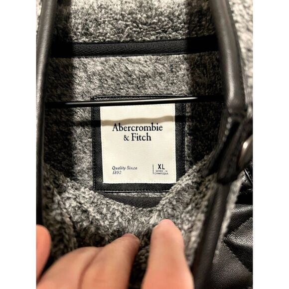 Abercrombie & Fitch Black and Gray Quilted Sweatshirt - Picture 6 of 8